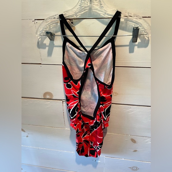 Tyr Durafast one-piece swimsuit, swimming, Red and Black Floral Swimsuit, EUC - Picture 3 of 6